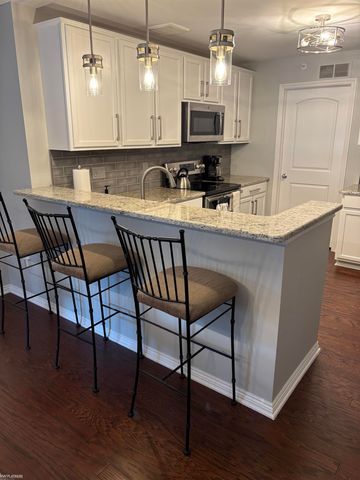 6989 Boulder Pointe Drive, Washington Twp, MI 48094