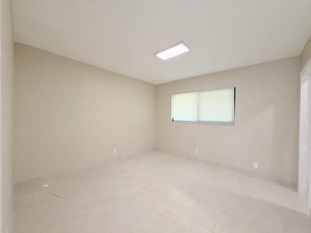 53 NE 16th Place, Fort Lauderdale, FL 33305