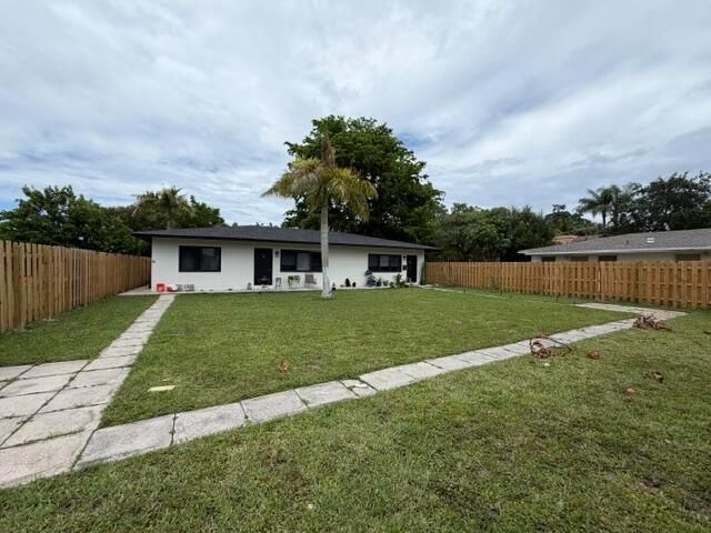 53 NE 16th Place, Fort Lauderdale, FL 33305