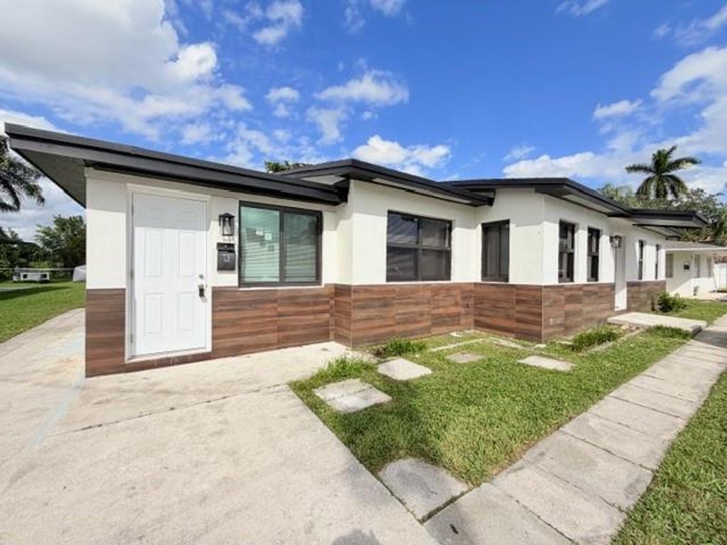 53 NE 16th Place, Fort Lauderdale, FL 33305