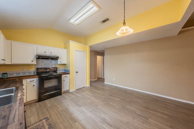 10212 Brea Canyon Road, Fort Worth, TX 76108