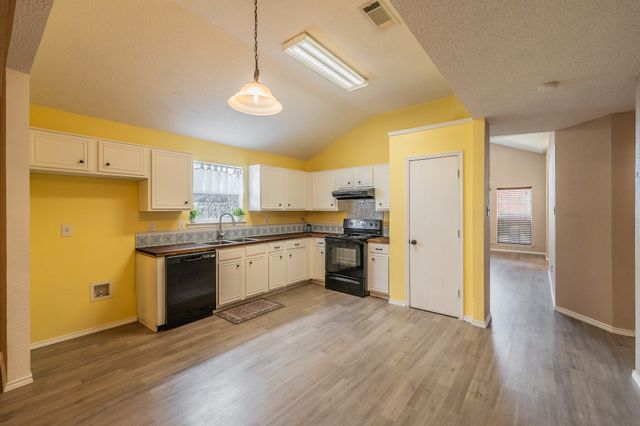 10212 Brea Canyon Road, Fort Worth, TX 76108