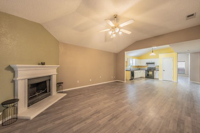 10212 Brea Canyon Road, Fort Worth, TX 76108