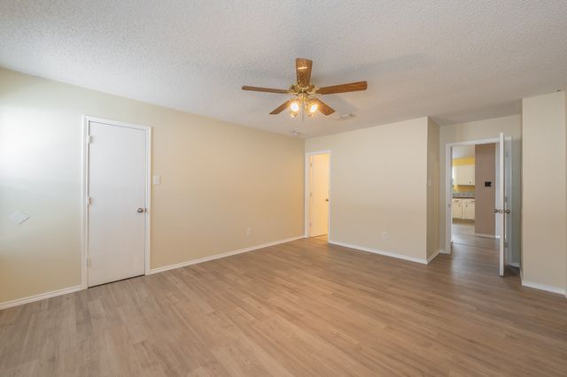 10212 Brea Canyon Road, Fort Worth, TX 76108