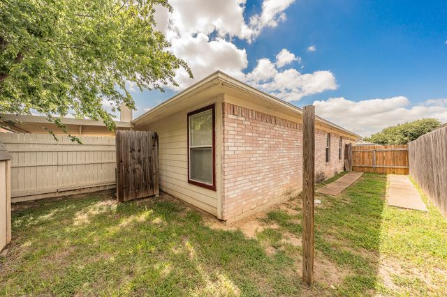 10212 Brea Canyon Road, Fort Worth, TX 76108