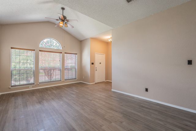 10212 Brea Canyon Road, Fort Worth, TX 76108