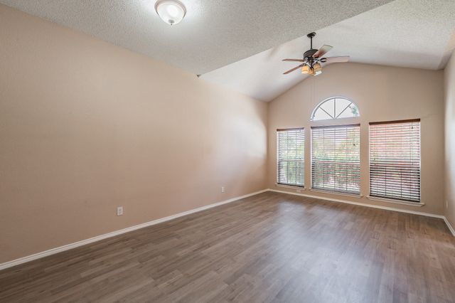 10212 Brea Canyon Road, Fort Worth, TX 76108