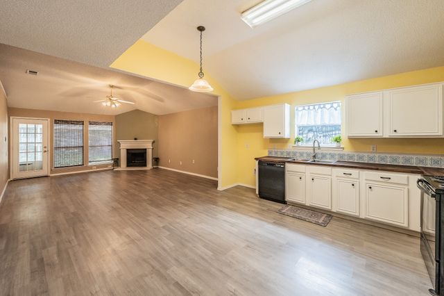 10212 Brea Canyon Road, Fort Worth, TX 76108