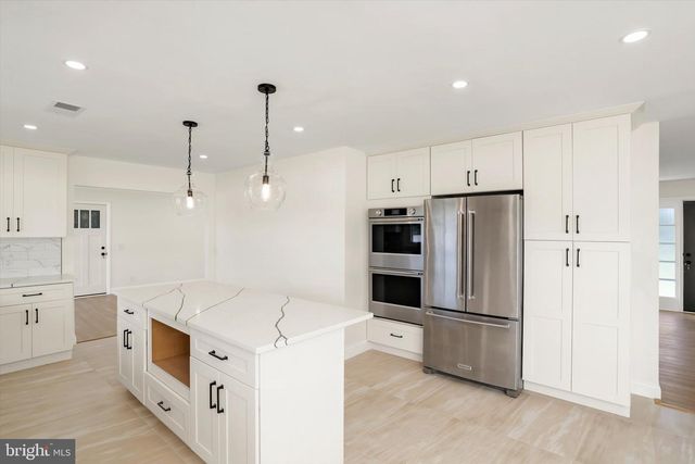 190 ROBBINS-EDINBURG RD, Robbinsville, NJ 08691