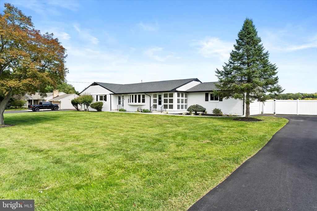 190 ROBBINS-EDINBURG RD, ROBBINSVILLE, NJ 08691 — photo 2