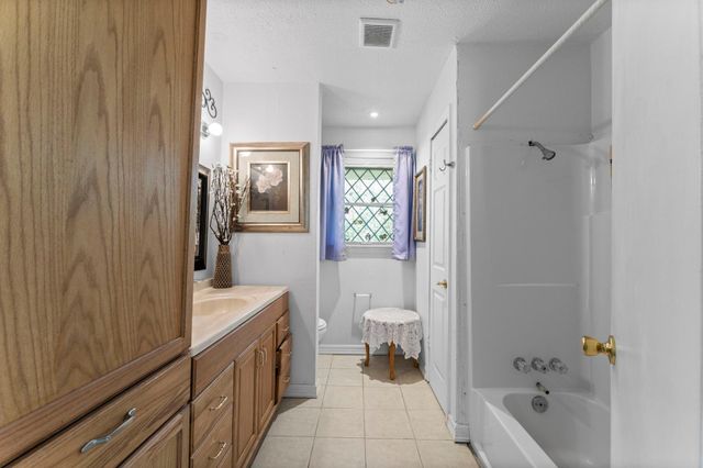 814 Isetta Lane, Houston, TX 77060