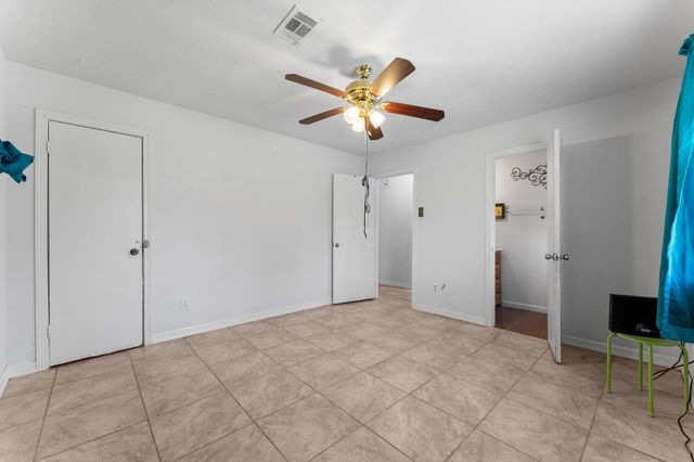 814 Isetta Lane, Houston, TX 77060