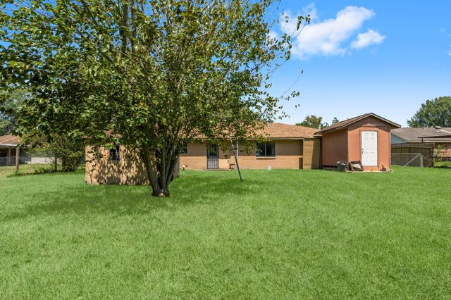 814 Isetta Lane, Houston, TX 77060