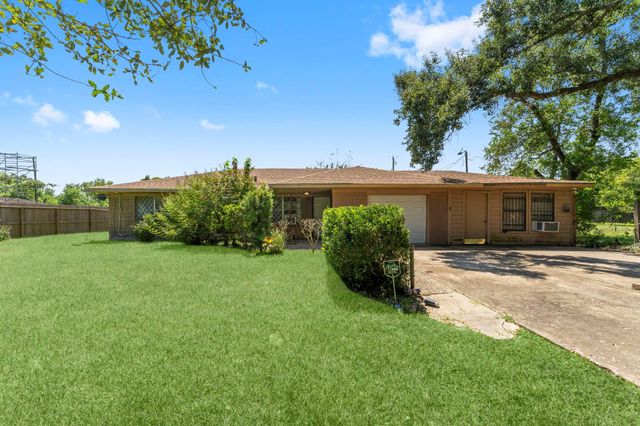 814 Isetta Lane, Houston, TX 77060