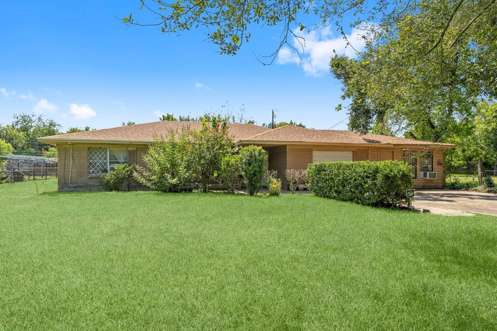 814 Isetta Lane, Houston, TX 77060