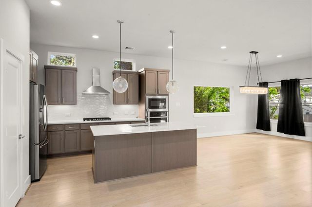 834 Fisher Street A, Houston, TX 77018