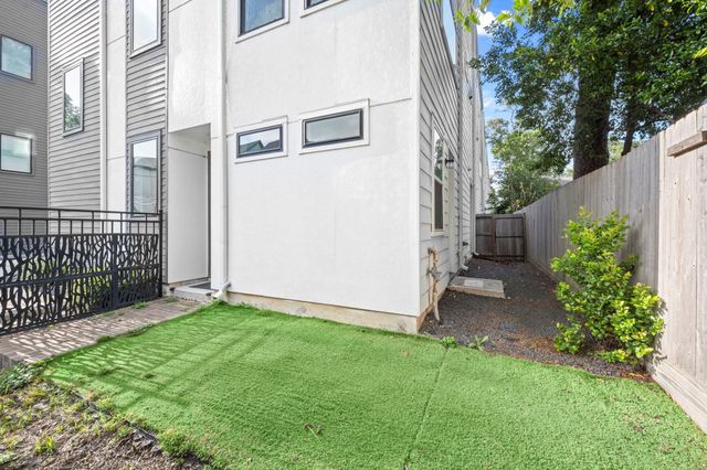 834 Fisher Street A, Houston, TX 77018