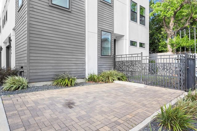 834 Fisher Street A, Houston, TX 77018