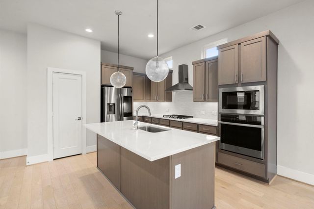 834 Fisher Street A, Houston, TX 77018