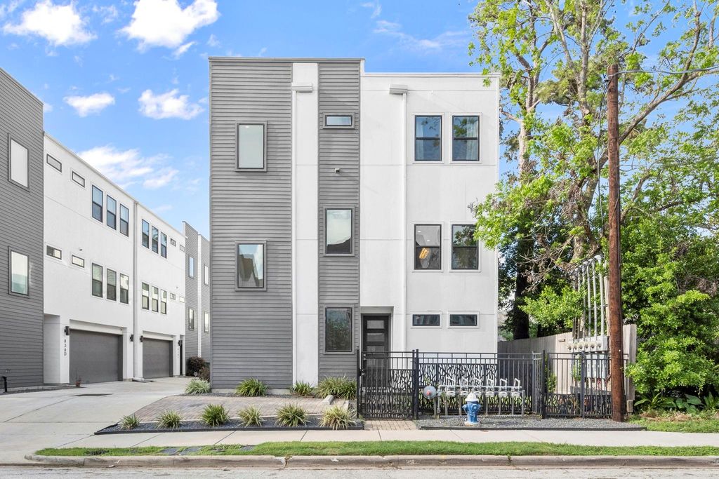 834 Fisher Street A, Houston, TX 77018