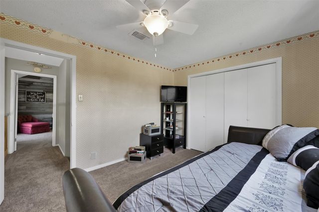 10496 Summit Drive, Willis, TX 77318