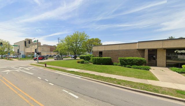 2201 Glenwood Avenue 101, Joliet, IL 60435