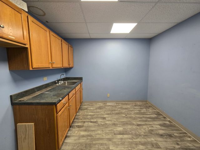 2201 Glenwood Avenue 101, Joliet, IL 60435