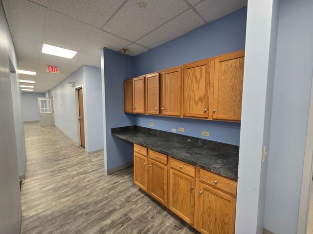 2201 Glenwood Avenue 101, Joliet, IL 60435