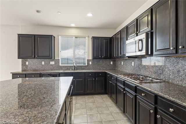 16562 Village Meadow, Riverside, CA 92503