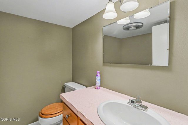 20645 Carter Road, Bowling Green, OH 43402