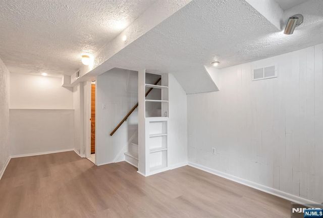 92 Arbor Drive, Ho-ho-kus, NJ 07423