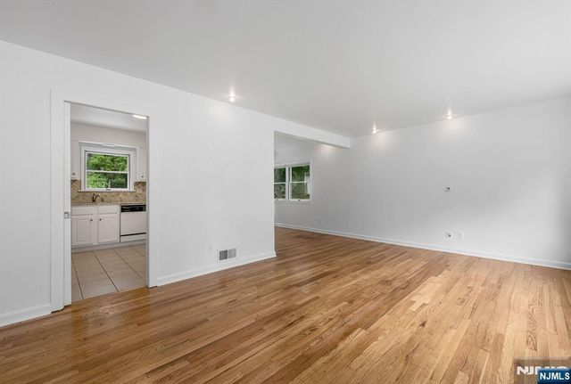 92 Arbor Drive, Ho-ho-kus, NJ 07423