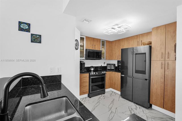 7910 Harbor Island Dr 1103, North Bay Village, FL 33141