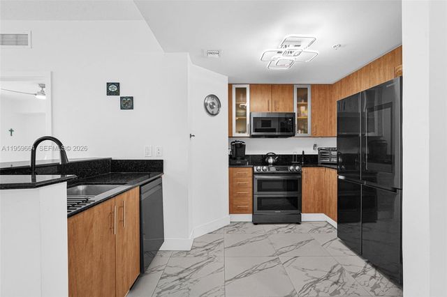 7910 Harbor Island Dr 1103, North Bay Village, FL 33141