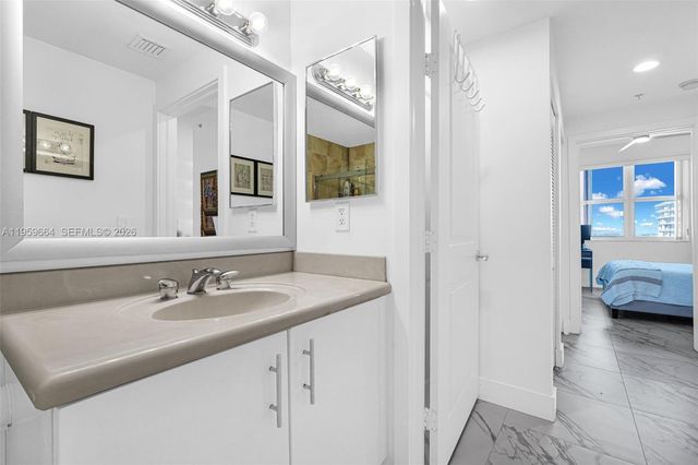 7910 Harbor Island Dr 1103, North Bay Village, FL 33141