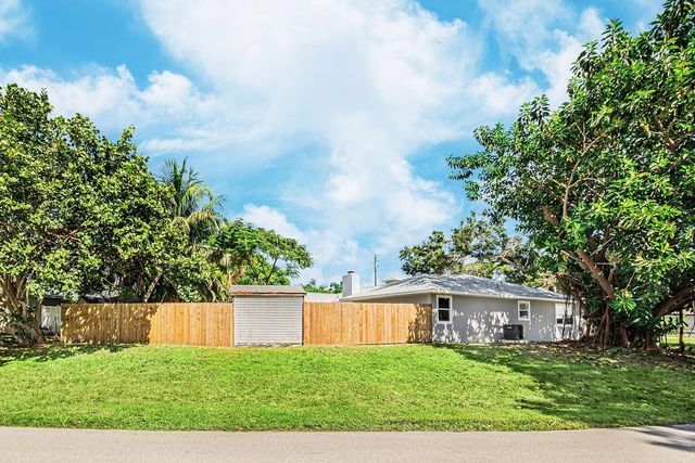 300 Riomar Drive, Port St. Lucie, Port St Lucie, FL 34952