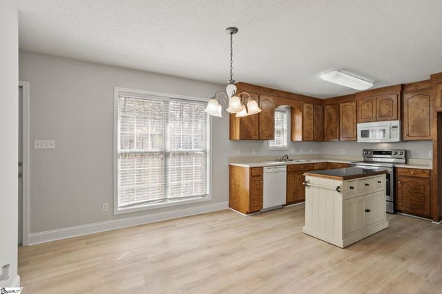 127 Harvest Ridge Drive, Inman, SC 29349