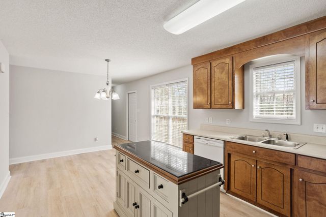 127 Harvest Ridge Drive, Inman, SC 29349