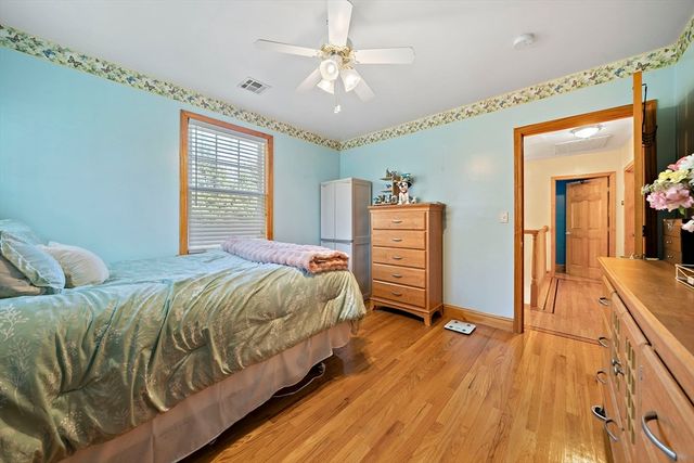 7 Oakwood Ave, Randolph, MA 02368