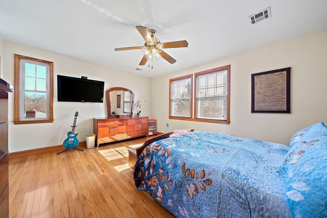 7 Oakwood Ave, Randolph, MA 02368