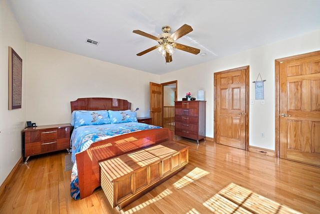 7 Oakwood Ave, Randolph, MA 02368