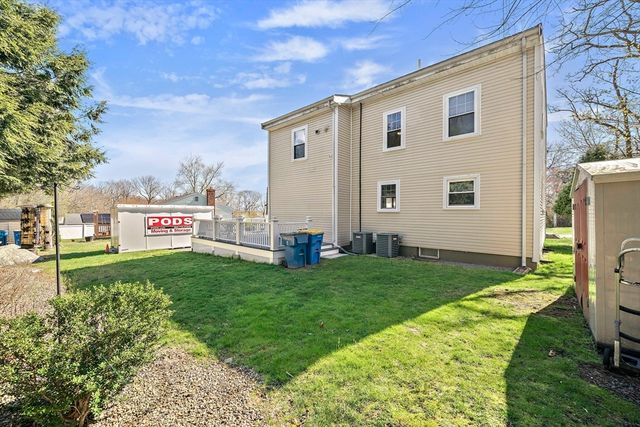 7 Oakwood Ave, Randolph, MA 02368