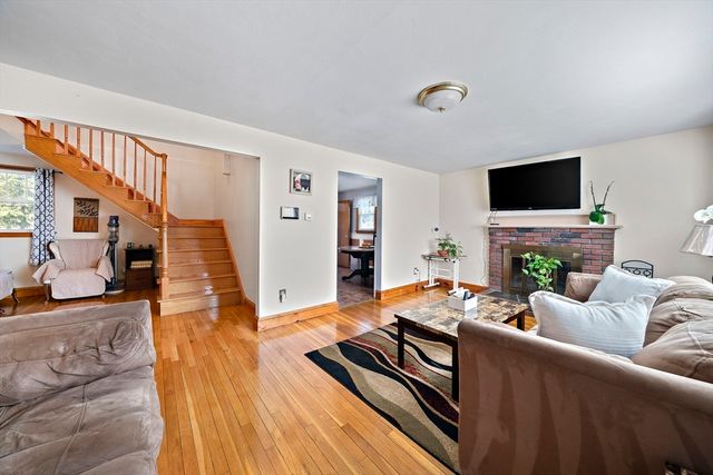 7 Oakwood Ave, Randolph, MA 02368