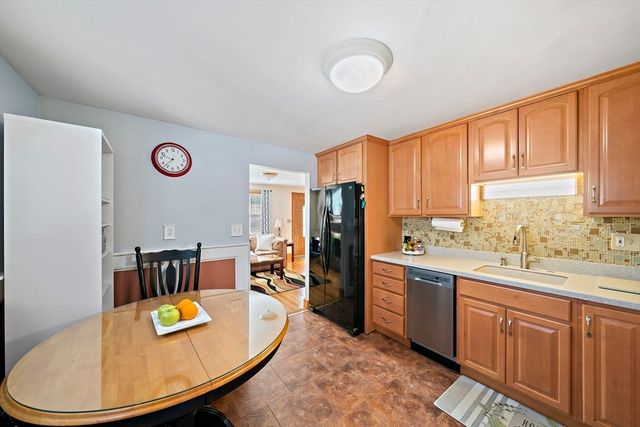 7 Oakwood Ave, Randolph, MA 02368