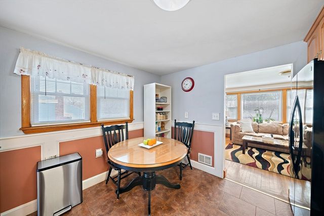 7 Oakwood Ave, Randolph, MA 02368