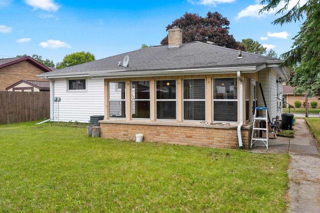1727 30TH STREET, Two Rivers, WI 54241