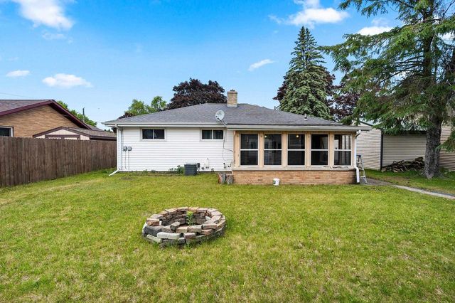 1727 30TH STREET, Two Rivers, WI 54241