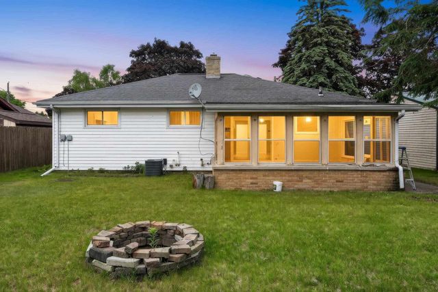 1727 30TH STREET, Two Rivers, WI 54241