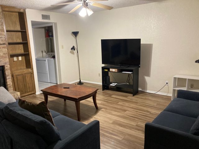 1421 S 12th Street S 108, Waco, TX 76706