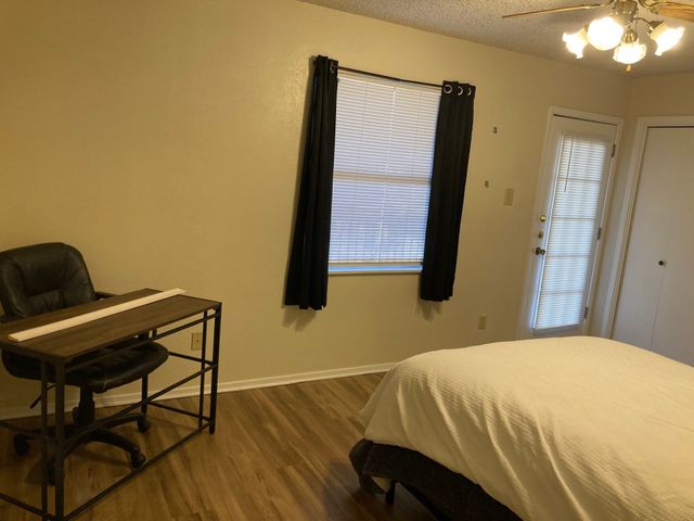 1421 S 12th Street S 108, Waco, TX 76706